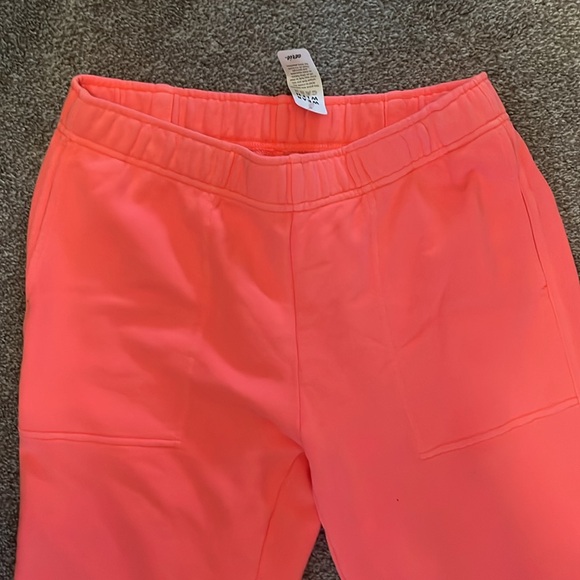 AERIE SWEAT PANTS 25” SIZE M NWT - Picture 2 of 4